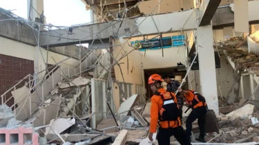 111 GEMPA SUSULAN! FLORES MASIH BERGUNCANG  Pascagempa M7,7, BMKG Imbau Warga Tetap Waspada