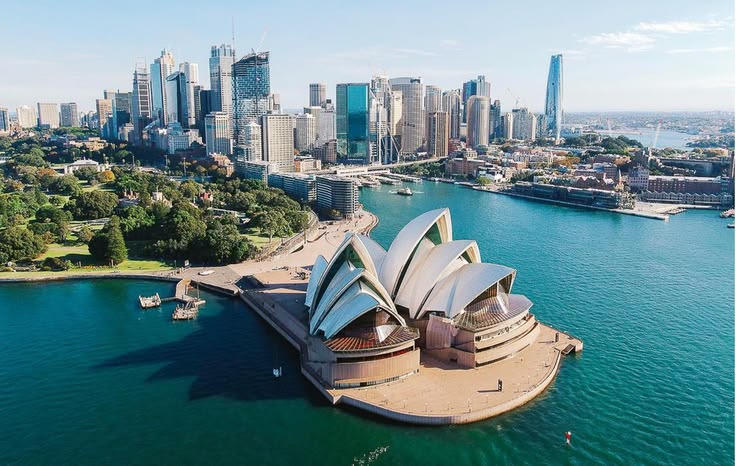AUSTRALIA PERKETAT ATURAN IMIGRASI: MAHASISWA ASING DIWACANAKAN DILARANG BAWA KELUARGA