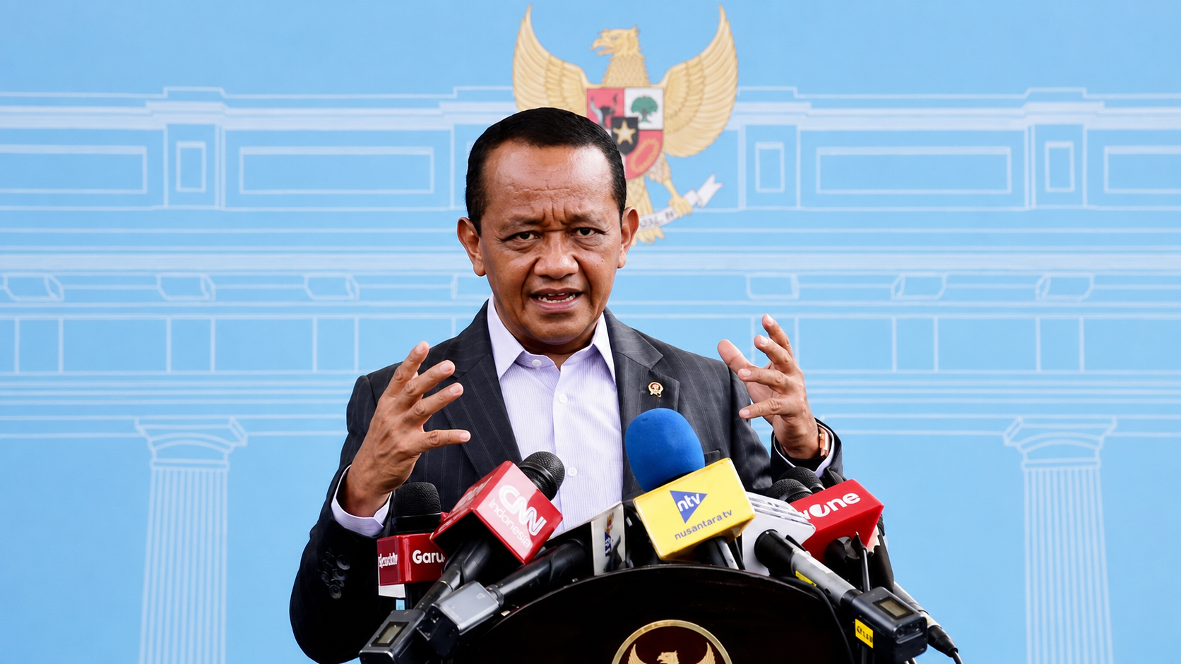 Menteri ESDM Bahlil Lahadalia menyampaikan keterangan terkait kepastian harga BBM dan LPG bersubsidi di kompleks Istana Kepresidenan, Jakarta. (Foto: Tempo)