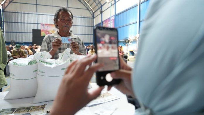 BANTUAN BERAS 30 KILO DIPERPANJANG HINGGA DESEMBER: PEMERINTAH SASAR 33 JUTA PENERIMA DI TENGAH TEKANAN KEMARAU