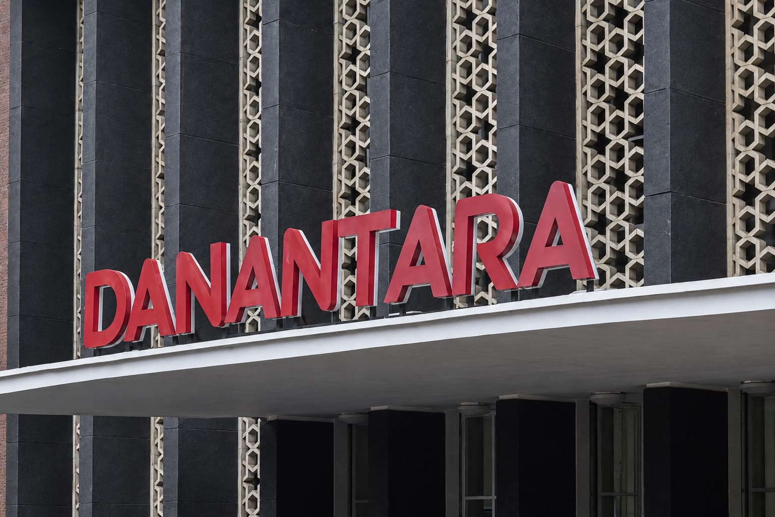 DANANTARA MASUK PROYEK MOBIL LISTRIK NASIONAL