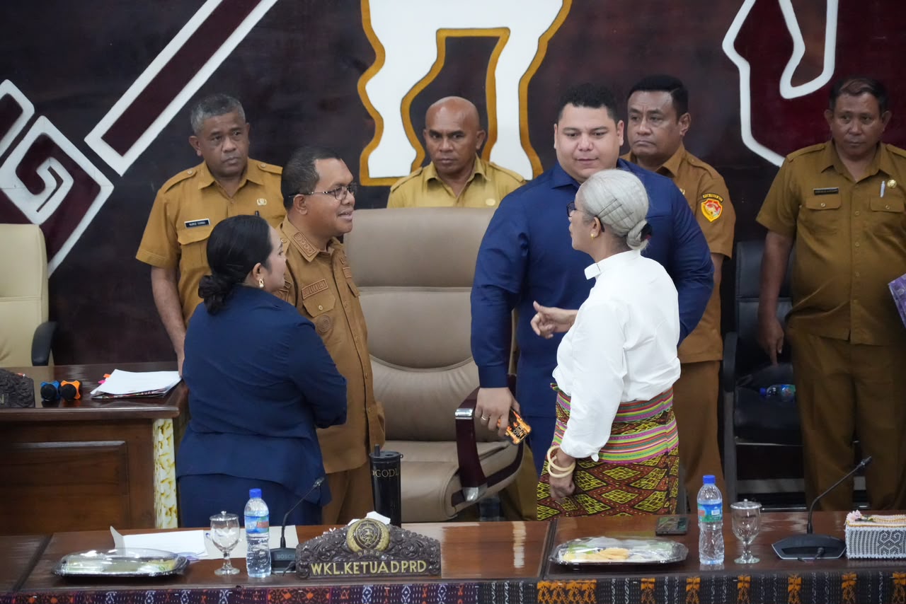 DPRD NTT APRESIASI GERAK CEPAT MELKI TANGANI GEMPA FLORES