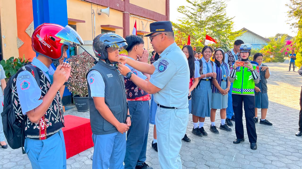 JASA RAHARJA DAN POLDA NTT EDUKASI PELAJAR SOAL KESELAMATAN LALU LINTAS