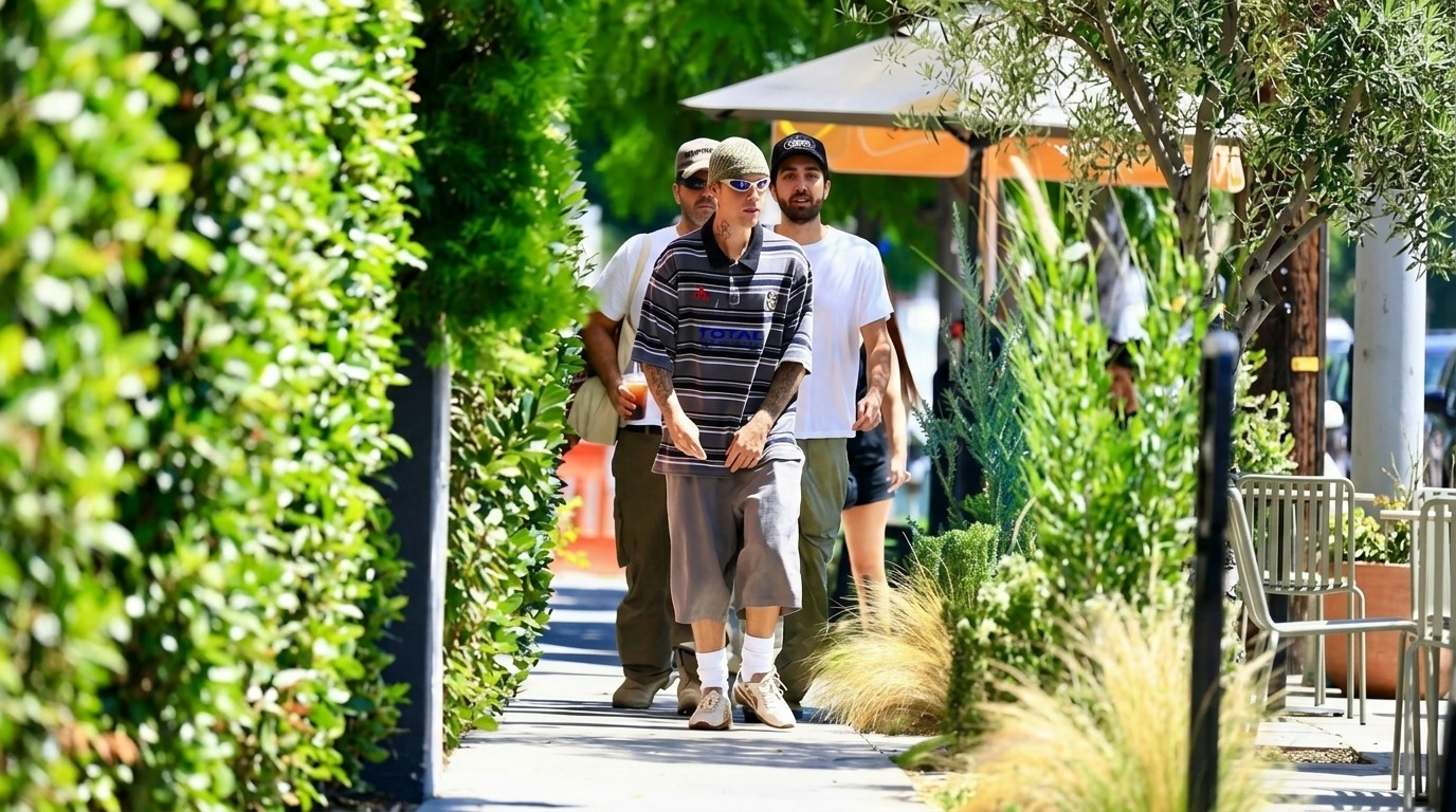 JUSTIN BIEBER KEMBALI KE 'SETELAN PABRIK': CUKUR BERSIH BREWOK, PENAMPILAN BARU BIKIN FANS HEBOH
