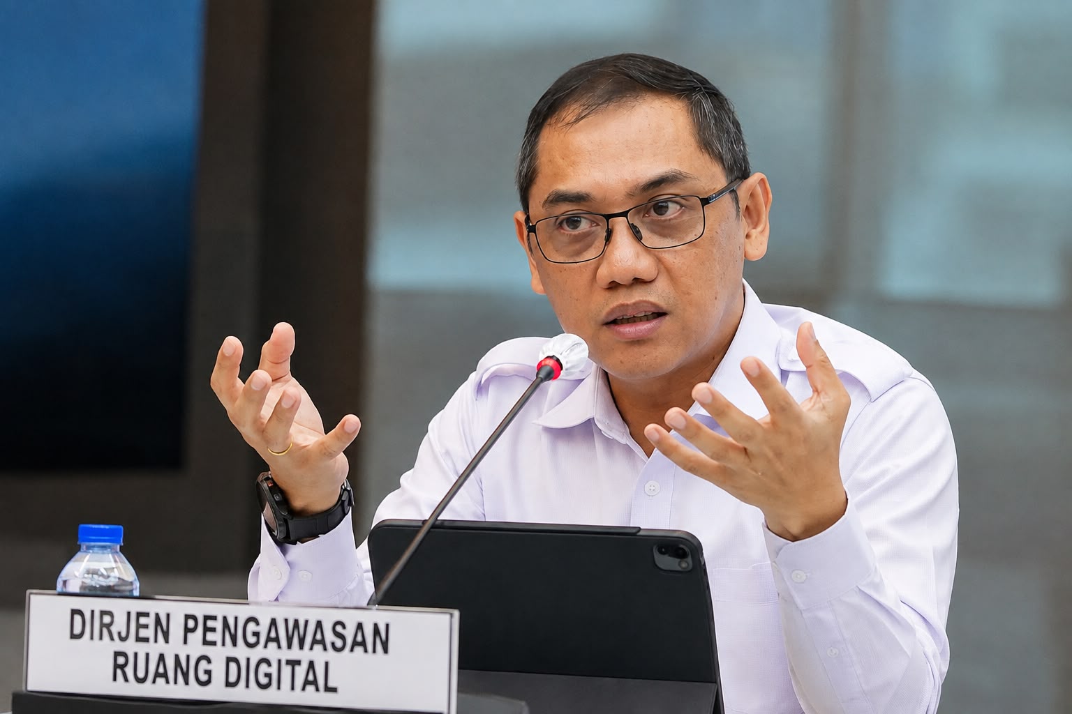 KOMDIGI DESAK META JELASKAN GELOMBANG AKUN WHATSAPP TERBLOKIR