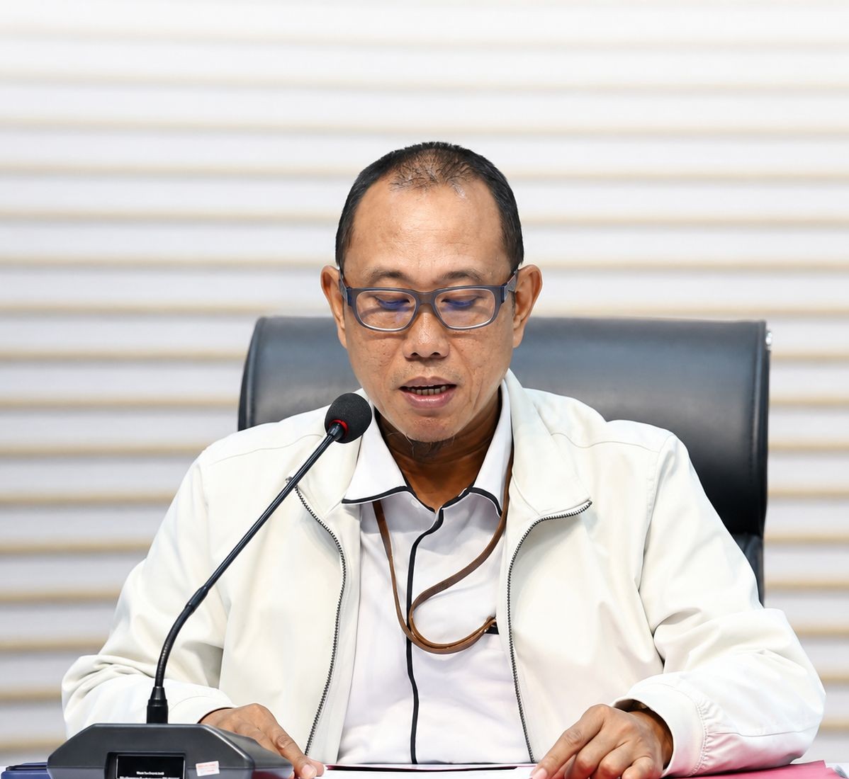 KPK TAHAN PEJABAT BEA CUKAAI, GH JADI TERSANGKA KASUS KEPABEANAN