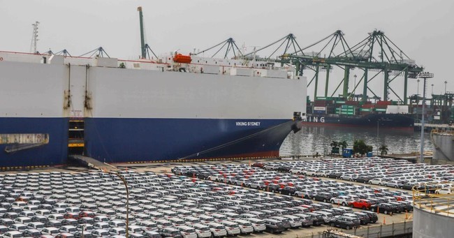 MOBIL BUATAN INDONESIA TEMBUS PASAR GLOBAL: KANDUNGAN LOKAL CAPAI 60 PERSEN, TANTANGAN BARU ADA PADA MESIN PABRIK
