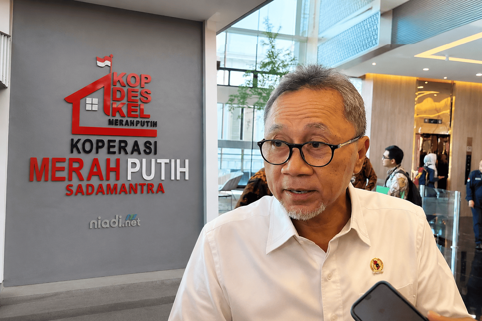 PEMERINTAH KEBUT PEMBANGUNAN 30 RIBU KOPERASI DESA MERAH PUTIH SEBELUM 17 AGUSTUS DEMI PENGUATAN EKONOMI DESA