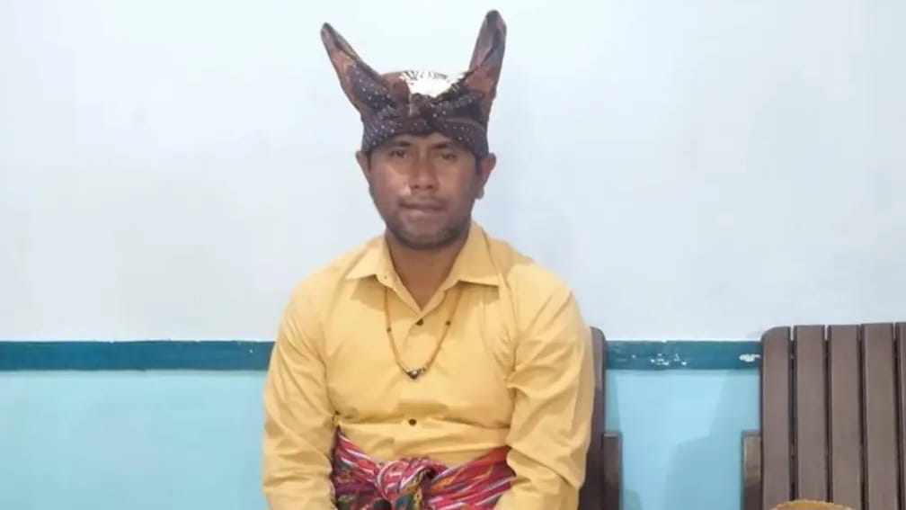 SONAF AMANUBAN TEGASKAN TAK PERNAH MENOBATKAN JOKOWI SEBAGAI “RAJA TIMUR”