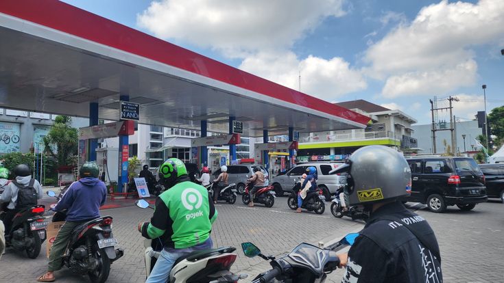 TEKAN BEBAN FISKAL, PEMERINTAH NAIKKAN ANGGARAN SUBSIDI ENERGI JADI RP273 TRILIUN DAN SIAPKAN SKEMA TEPAT SASARAN