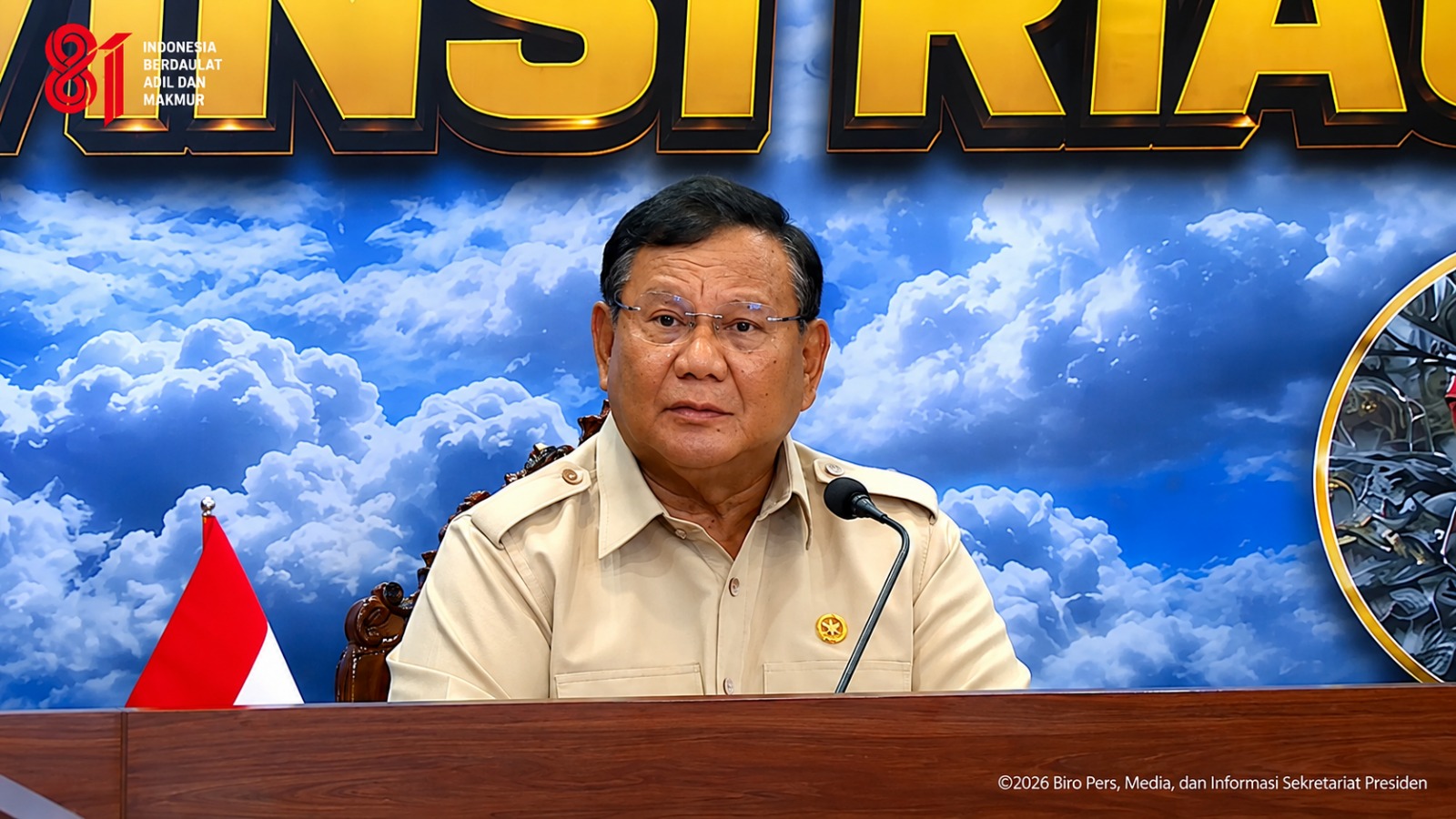 TURUN LANGSUNG KE SUMATERA, PRESIDEN PRABOWO PIMPIN RAPAT PENANGANAN KARHUTLA DI RIAU DAN PALEMBANG